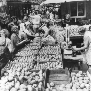 J11: Az Élmunkás téri piac a 70-es években Fotó: Soós Lajos